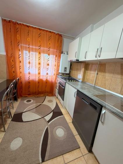 Apartament cu 2 camere decomandat, mobilat în Central