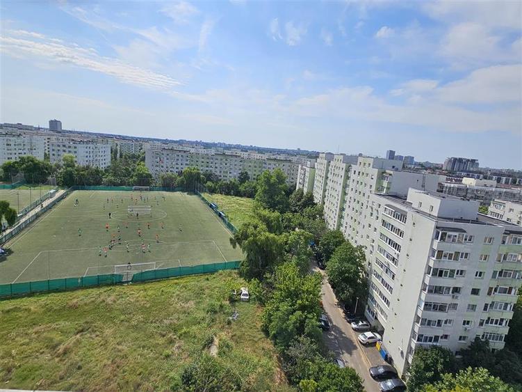 Apartament cu 3 camere decomandat, mobilat în Central