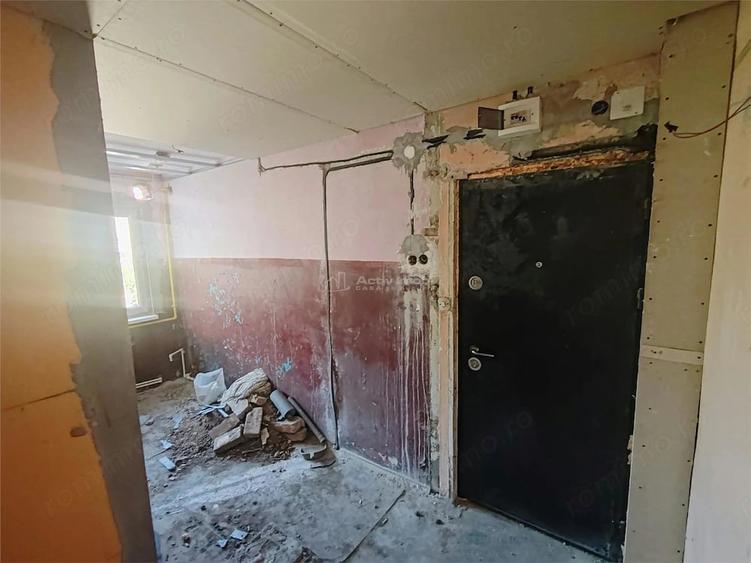 Apartament cu 2 camere semidecomandat în Central