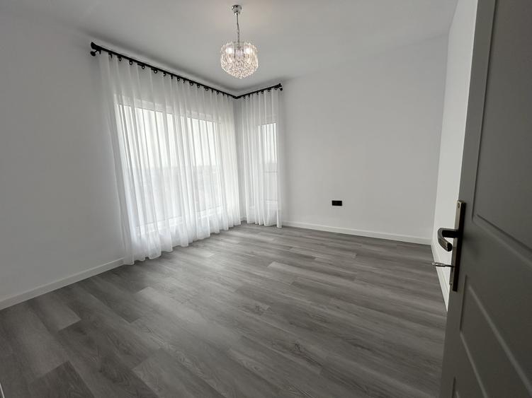 Casă individuală cu 5 camere cu Canalizare în Bucium