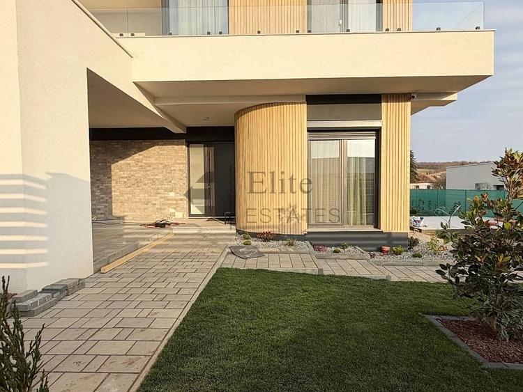 Vila / Casa de vanzare in Oradea, zona Dealuri - 5