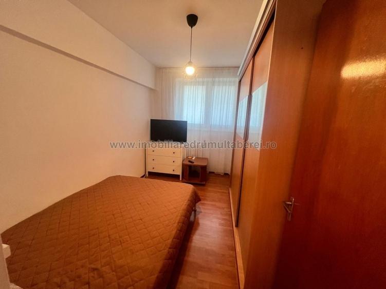 Apartament cu 3 camere decomandat în Drumul Taberei