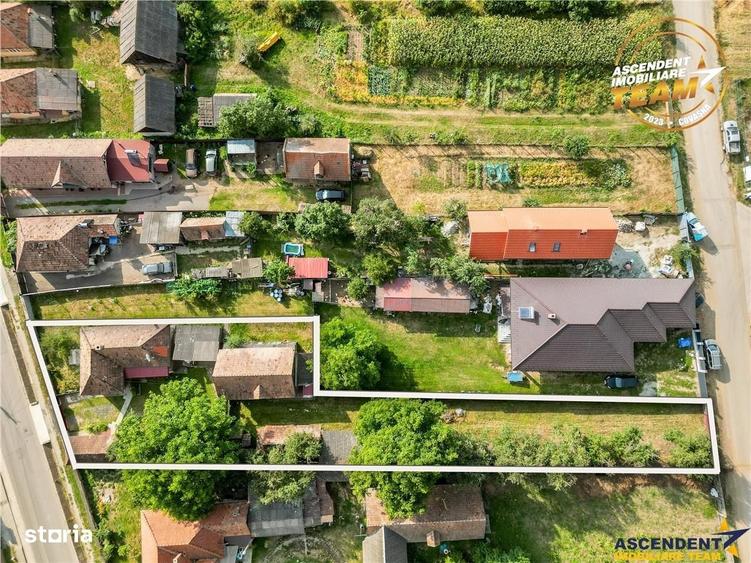 Casă cu 4 camere în Cernat