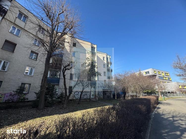 Apartament cu 3 camere în Centrul Civic
