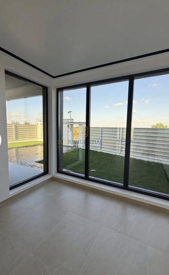 Duplex cu 4 camere cu Canalizare în 1 Decembrie