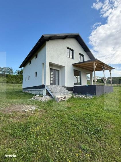 Casă cu 4 camere în Mihai Eminescu