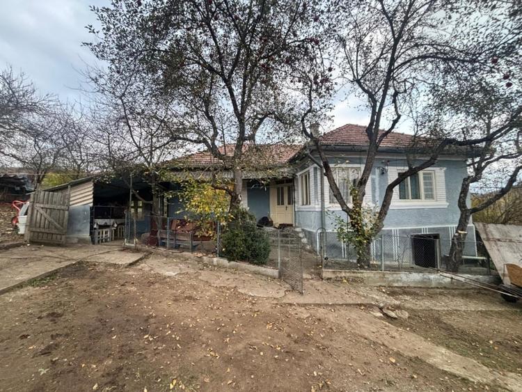 Casă individuală cu 3 camere cu Canalizare în Beclean
