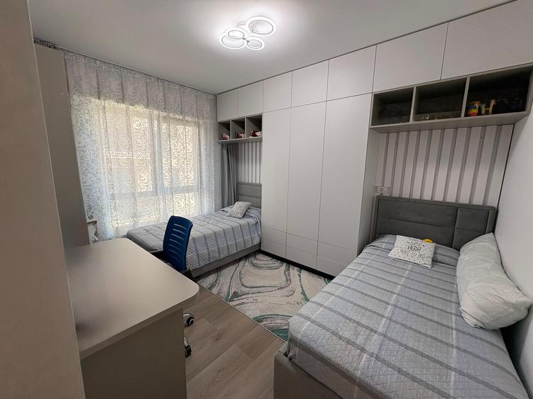 Apartament cu 3 camere decomandat în Galata