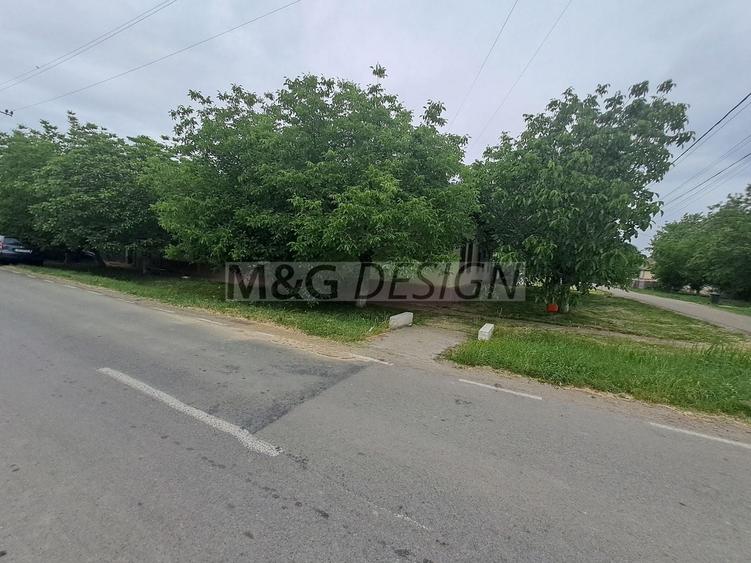 Casă individuală cu 7 camere cu Canalizare în Sânmartinu Sârbesc