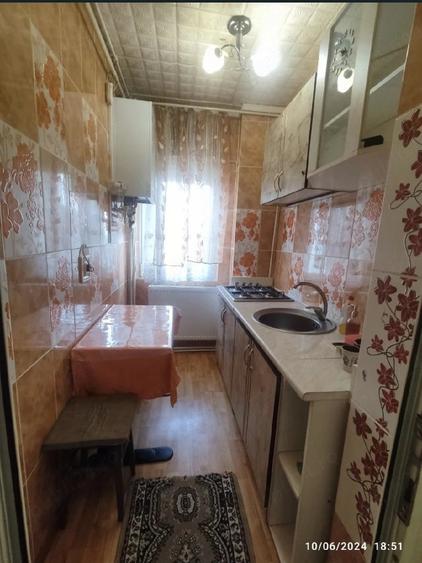 Garsonieră decomandată în Central