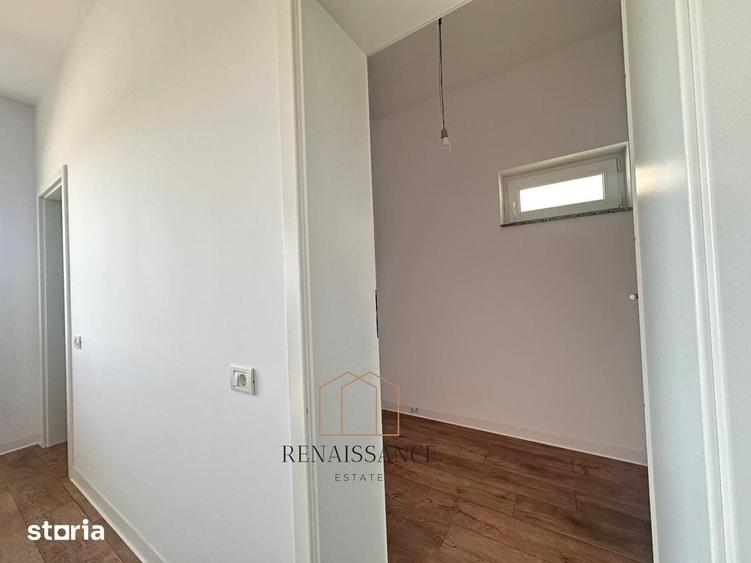 Apartament cu 3 camere decomandat în Neptun