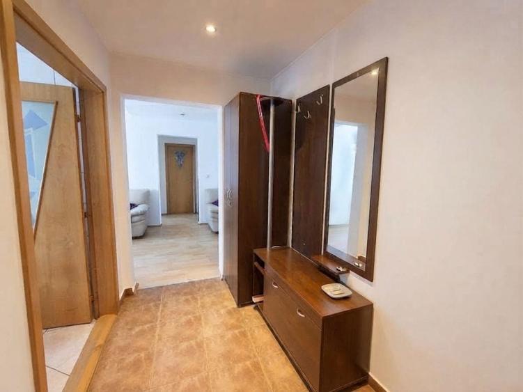Apartament cu 3 camere semidecomandat, mobilat în Barbu Văcărescu