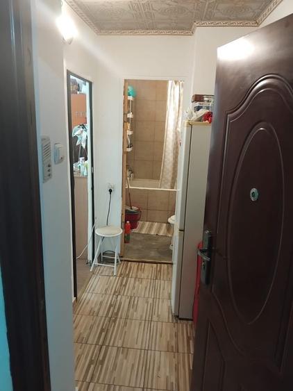 Garsonieră decomandată, mobilată în Crângași