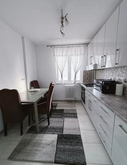 Apartament cu 3 camere decomandat în Gorjului