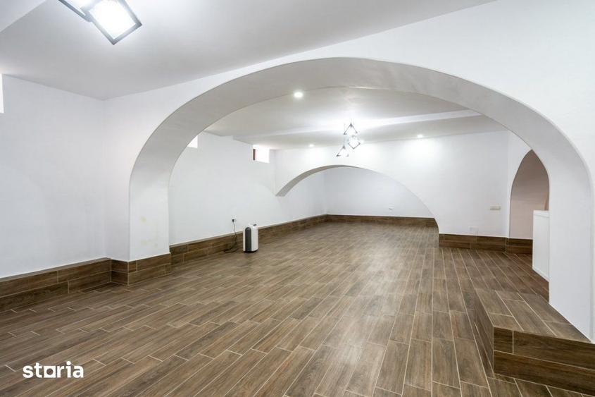 Casă cu 5 camere cu Teren 82 Mp în Unirii