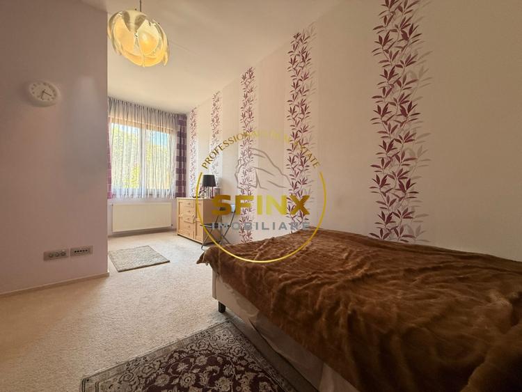 Casă individuală cu 8 camere cu Piscina în Șindrilița