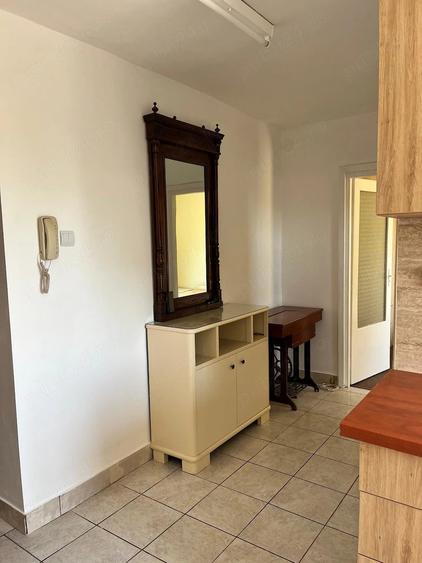 Apartament cu 2 camere decomandat în Solidarității