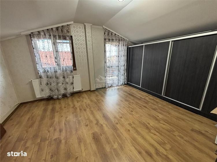 Casă cu 4 camere în Central