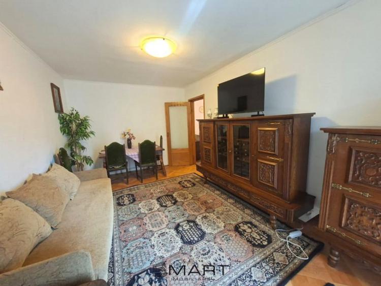 Apartament cu 3 camere decomandat în Calea Dumbrăvii