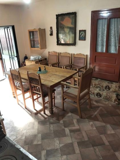 Casă cu 3 camere în Bârsa
