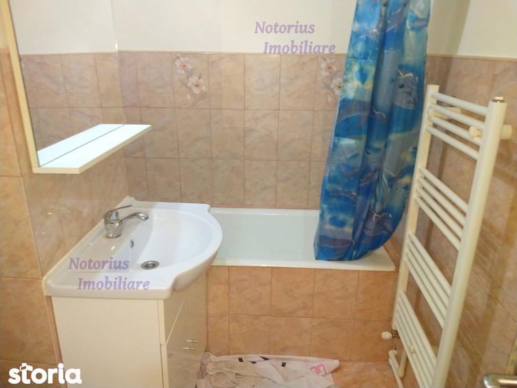 Garsonieră decomandată în Central