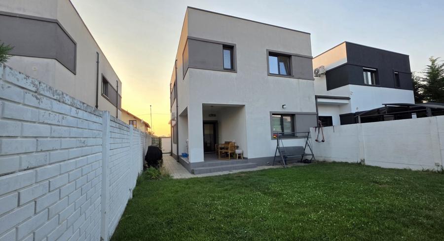 Duplex cu 4 camere cu Canalizare în Dumbrăvița