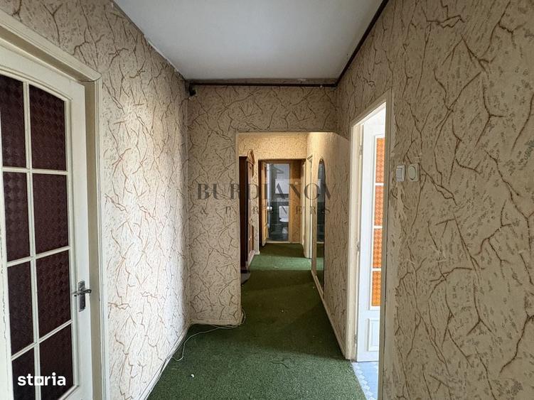 Apartament cu 4 camere semidecomandat în Gorjului