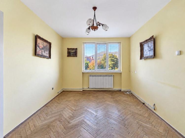 Apartament cu 2 camere semidecomandat în Centru Vechi