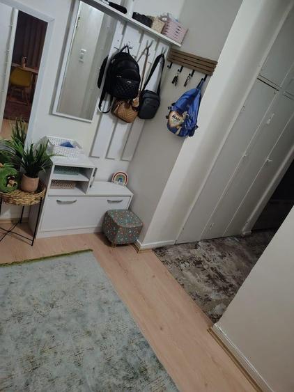 Apartament cu 3 camere decomandat în 1 Mai