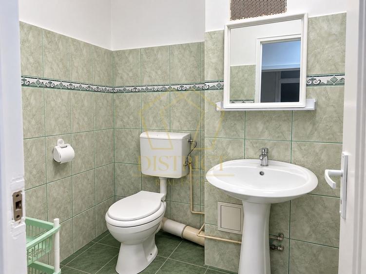 Apartament cu 3 camere decomandat, mobilat în Aradului