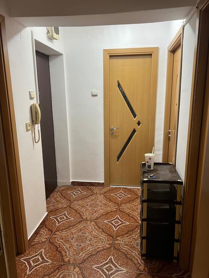Apartament cu 2 camere decomandat în Petrișor