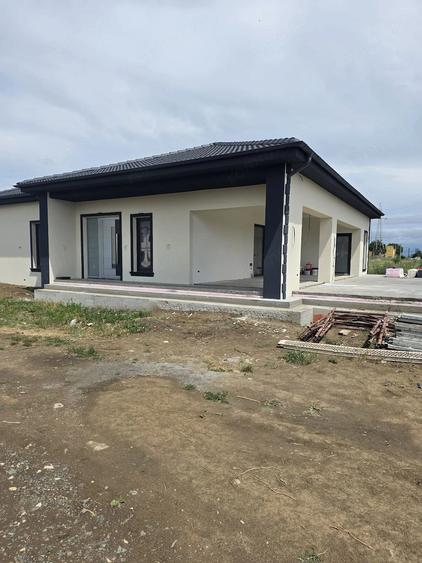 Vila construita la sol in Cartierul Atena cu teren generos - 4