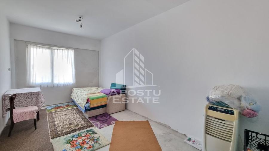 Casă cu 5 camere cu Teren 200 Mp în Mehala