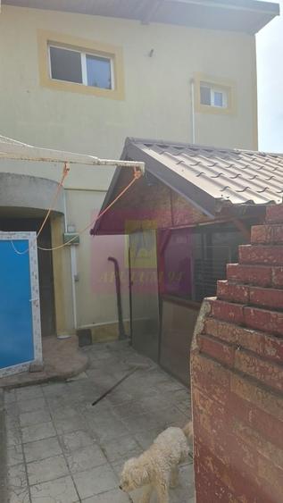 Casă cu 5 camere în Pantelimon