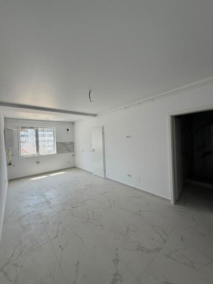 Apartament cu 2 camere semidecomandat în Militari
