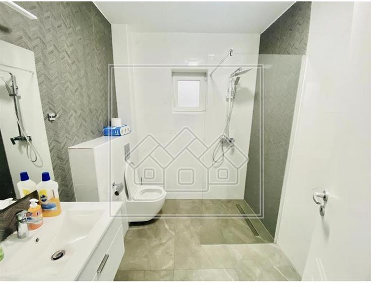 Apartament cu 2 camere decomandat în Șelimbăr