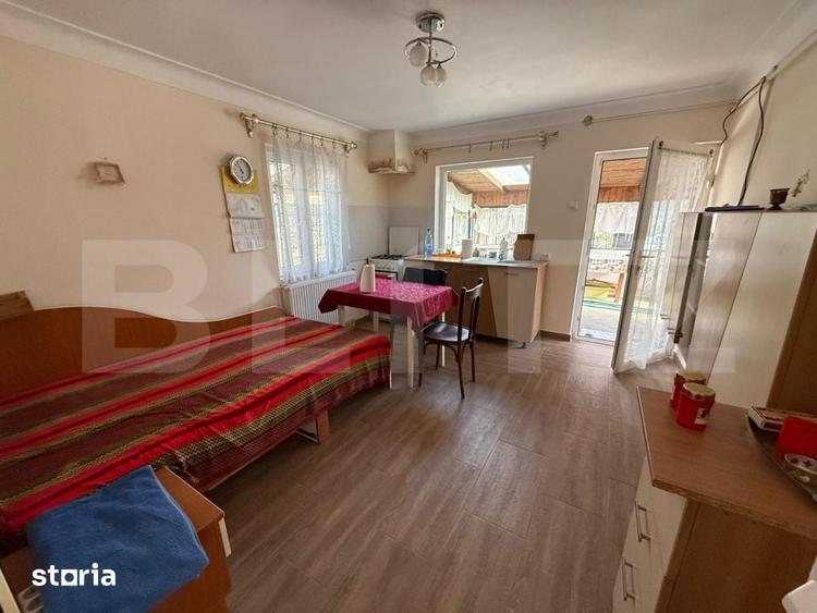 Casă cu 3 camere cu Teren 2800 Mp în Central