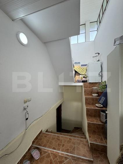 Casă individuală cu 5 camere cu Canalizare în Cârcea