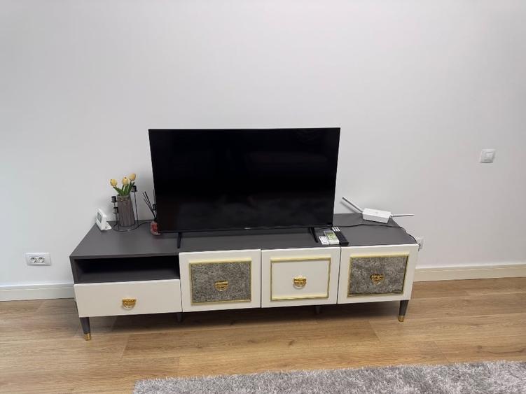 Apartament cu 2 camere semidecomandat, mobilat în Pipera