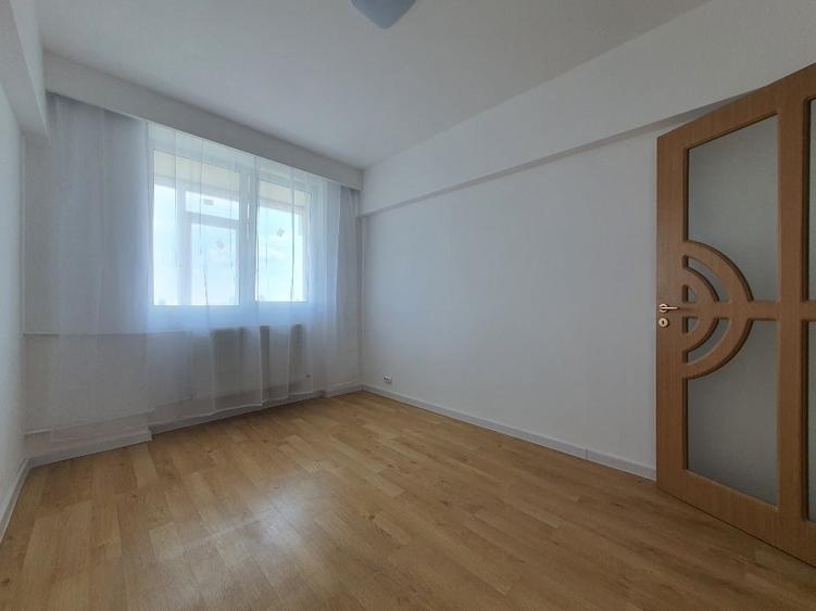 Apartament cu 3 camere decomandat în Prelungirea Ferentari