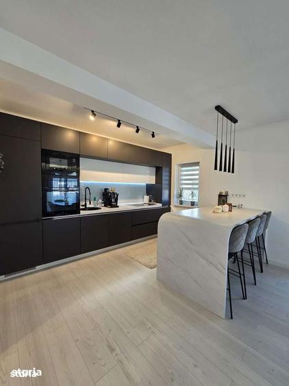 Apartament cu 4 camere decomandat în Unirii
