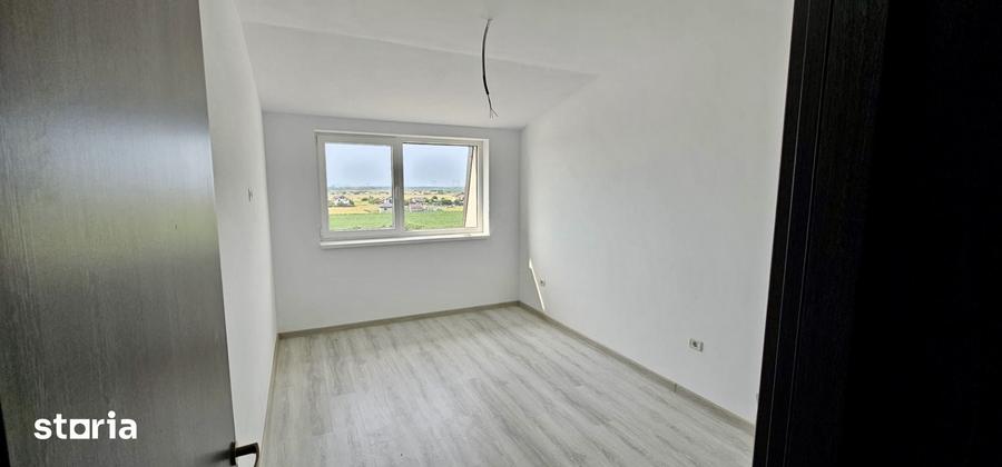 Apartament cu 3 camere decomandat în Sânpetru