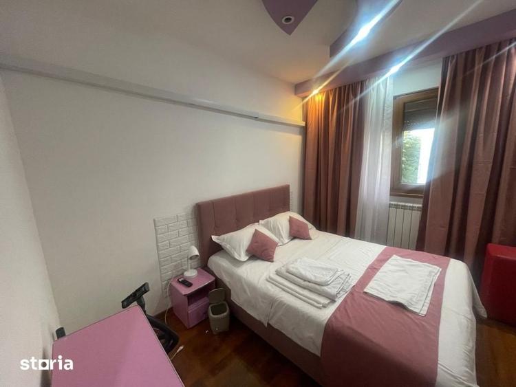 Apartament cu 3 camere decomandat în Craiovița Nouă