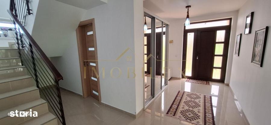 Casă cu 5 camere cu Teren 2500 Mp în Dâmbul Rotund
