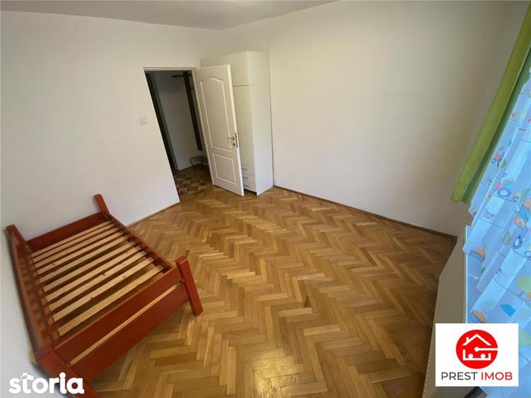 Apartament cu 3 camere decomandat în Tudor