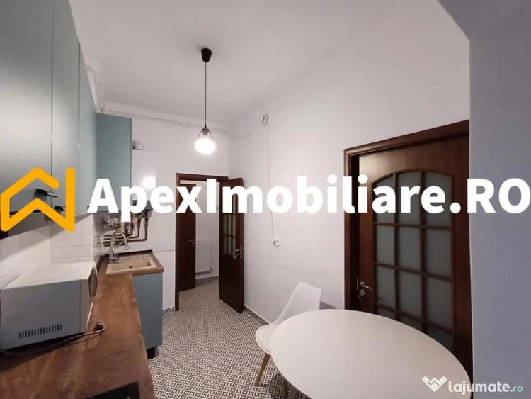 Apartament cu 3 camere semidecomandat în Moșilor