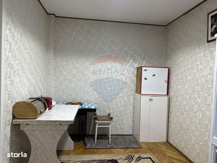 Apartament cu 4 camere, mobilat în Central