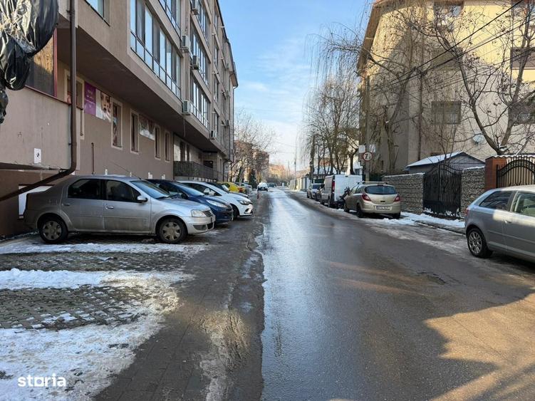 Spațiu comercial, de 1,659 mp, în Dobroești