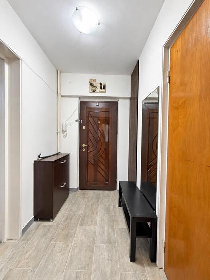 Apartament cu 2 camere semidecomandat, mobilat în Alexandru Obregia