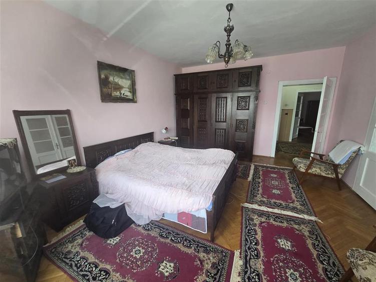 Duplex cu 5 camere cu Canalizare în Central